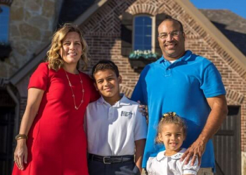 Navy Veteran’s Wife Climbs Corporate Ladder in Spite of Military Life