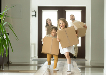 Marine veteran helps military families find home