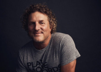 Hootie & the Blowfish guitarist Mark Bryan provides ‘moment of escape’ for troops through USO