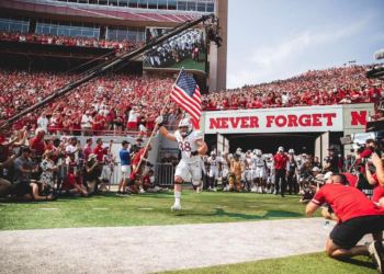 Former SEAL’s persistence pays off on gridiron