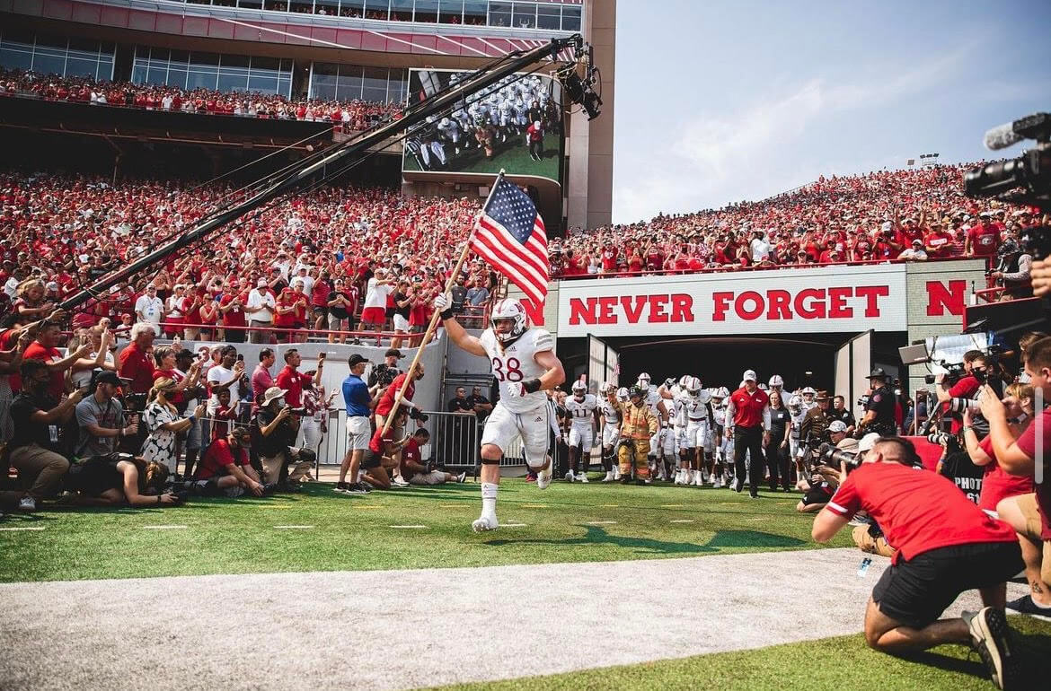 Former SEAL’s persistence pays off on gridiron