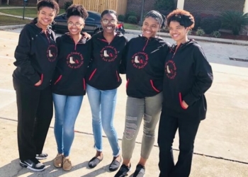 Retired soldier creates ‘ lifeline ’ for women who served